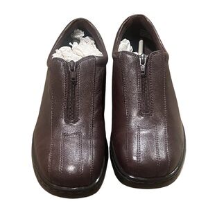 Naturalizer Madison Oxford Brown. Size 9